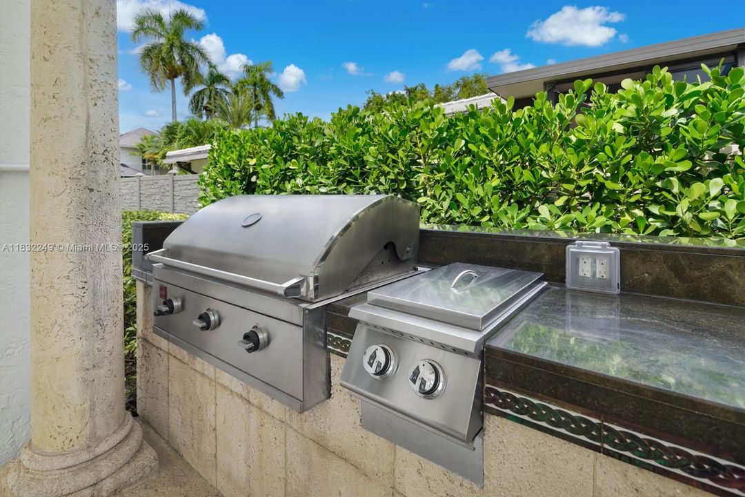 En Venta: $6,290,000 (5 camas, 5 baños, 4632 Pies cuadrados)