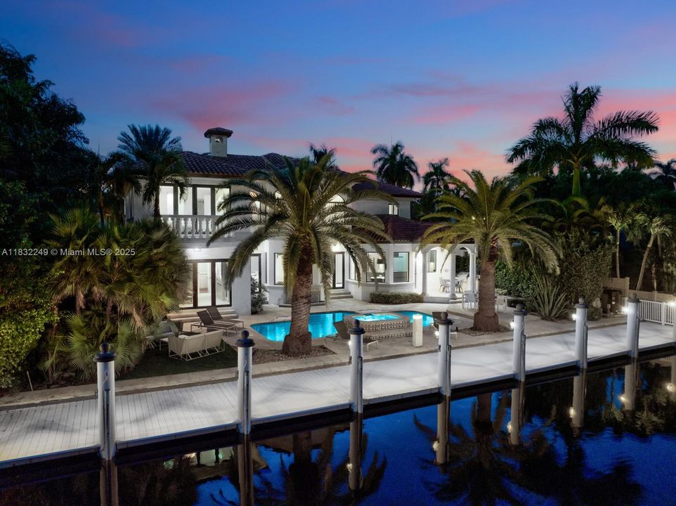 En Venta: $6,290,000 (5 camas, 5 baños, 4632 Pies cuadrados)