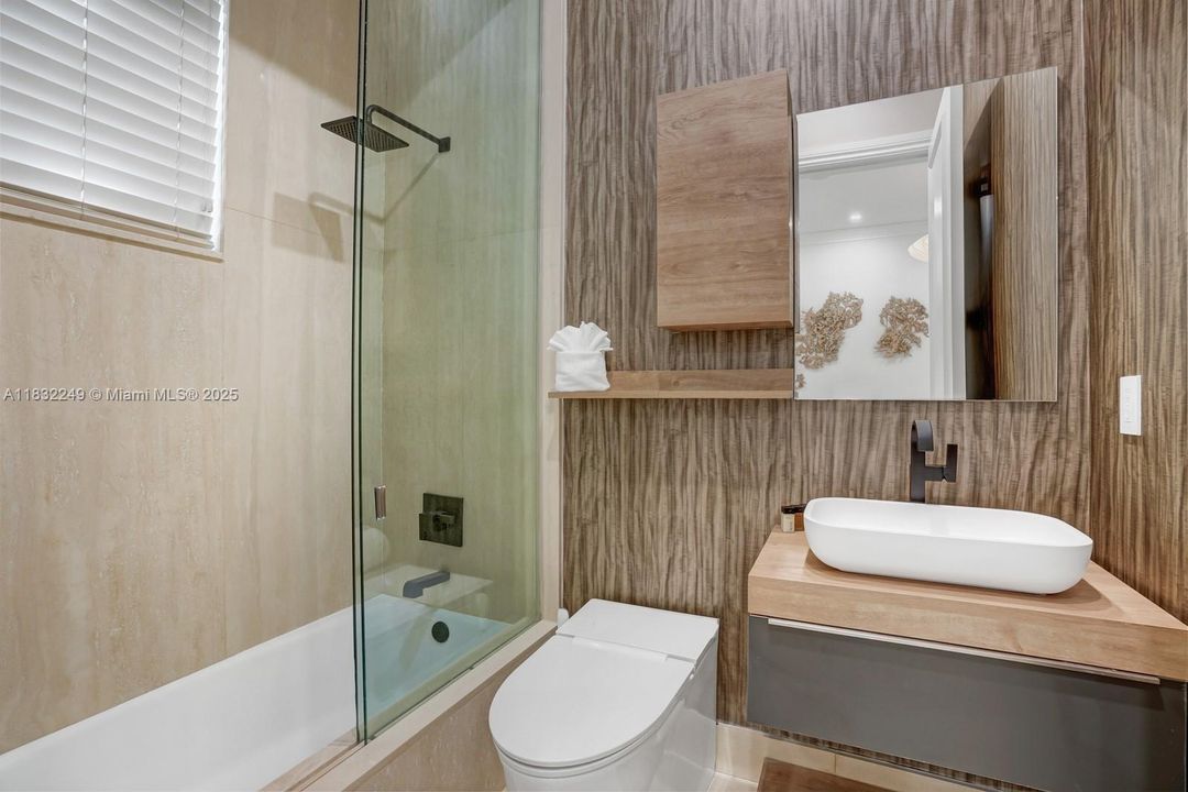 En Venta: $6,290,000 (5 camas, 5 baños, 4632 Pies cuadrados)