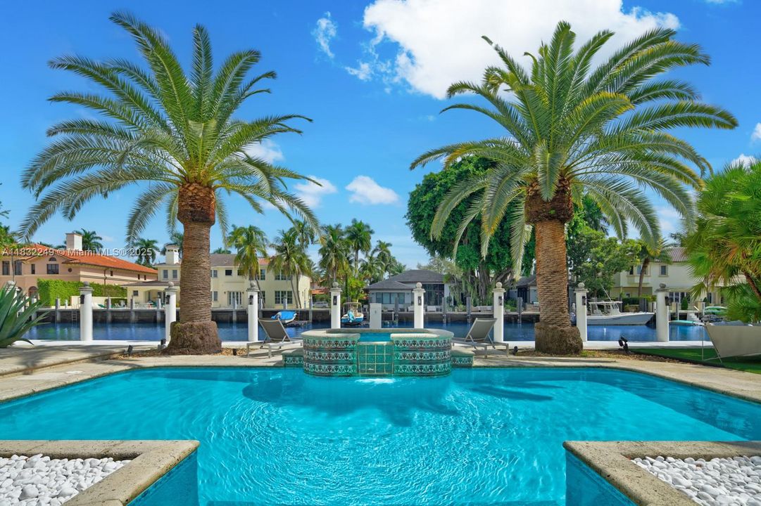 En Venta: $6,290,000 (5 camas, 5 baños, 4632 Pies cuadrados)