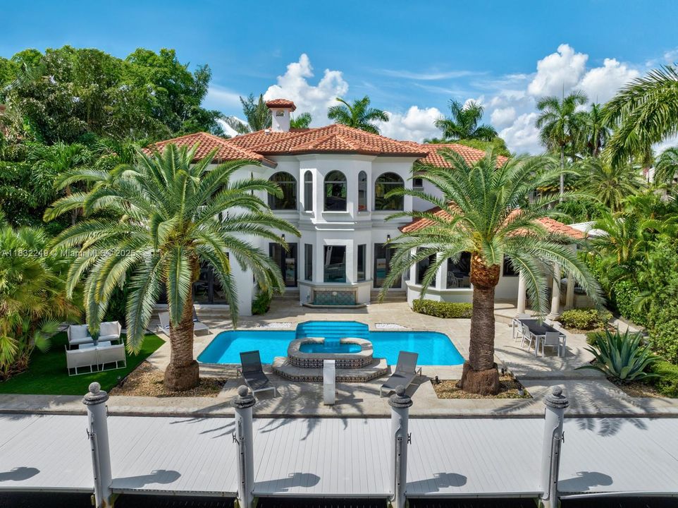 En Venta: $6,290,000 (5 camas, 5 baños, 4632 Pies cuadrados)