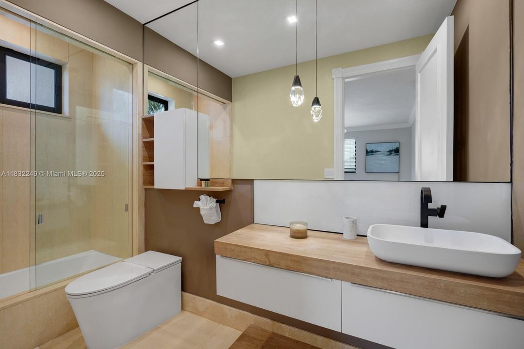 En Venta: $6,290,000 (5 camas, 5 baños, 4632 Pies cuadrados)