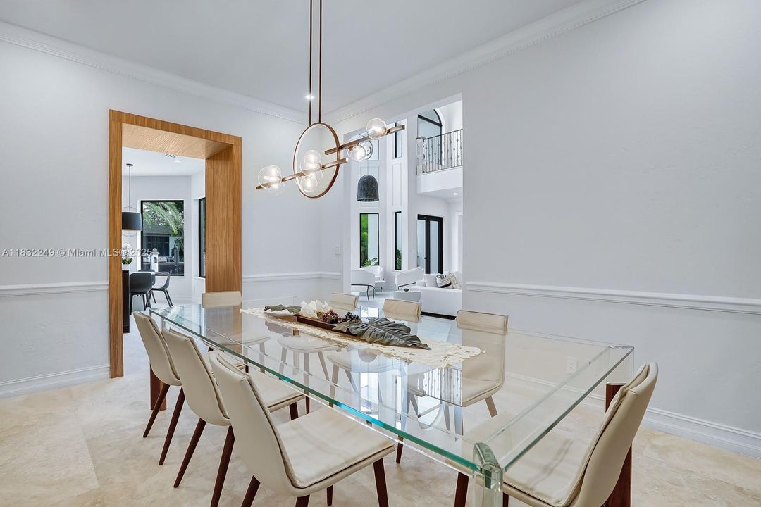En Venta: $6,290,000 (5 camas, 5 baños, 4632 Pies cuadrados)