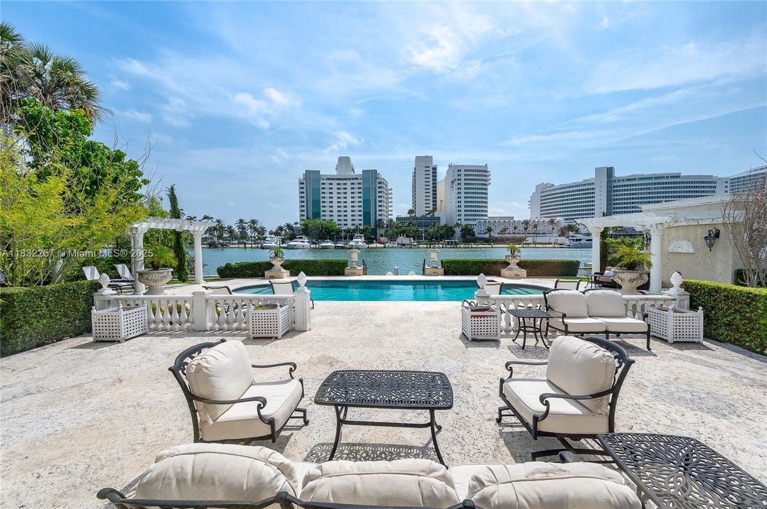 For Sale: $19,950,000 (5 beds, 5 baths, 5818 Square Feet)