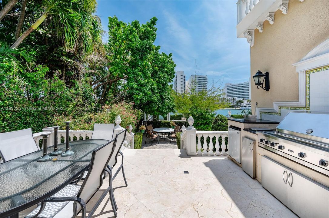 For Sale: $19,950,000 (5 beds, 5 baths, 5818 Square Feet)