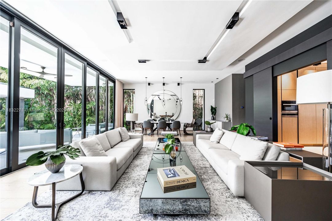 For Sale: $7,950,000 (6 beds, 6 baths, 4330 Square Feet)