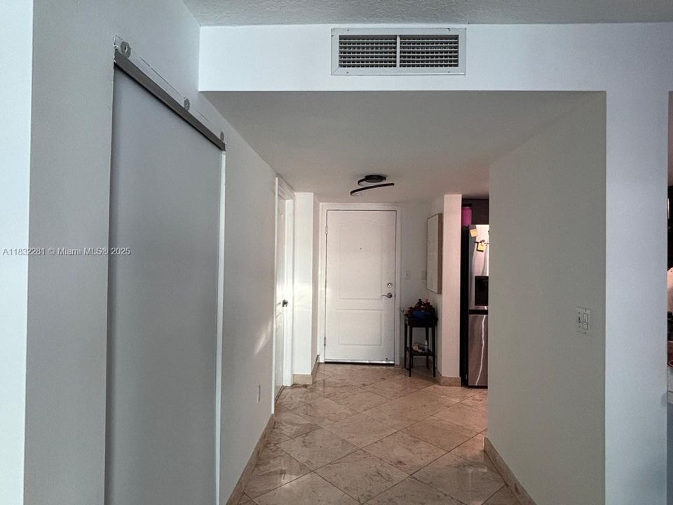 For Sale: $465,000 (1 beds, 1 baths, 791 Square Feet)