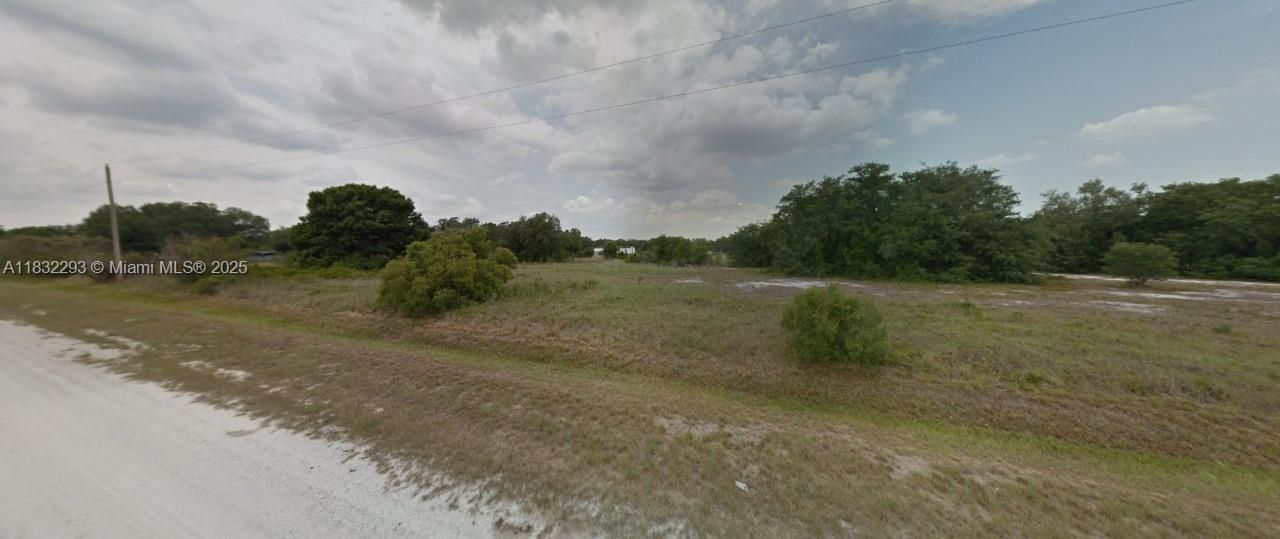 En Venta: $70,000 (1.25 acres)