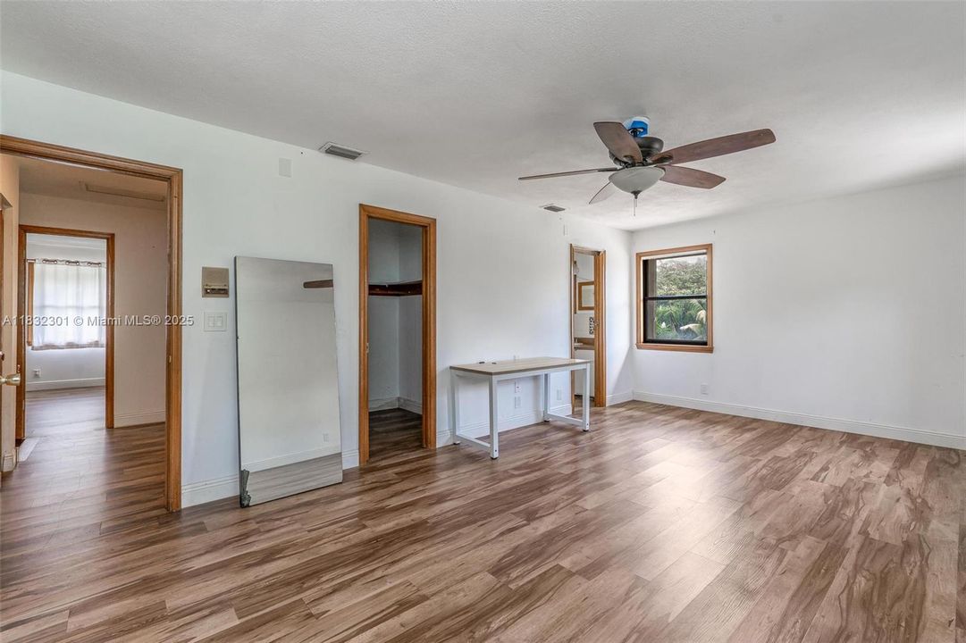 En Venta: $1,500,000 (5 camas, 3 baños, 2722 Pies cuadrados)