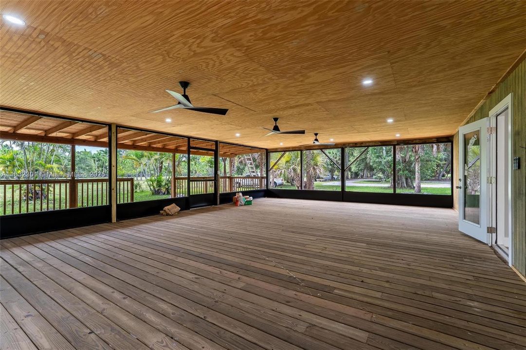 En Venta: $1,500,000 (5 camas, 3 baños, 2722 Pies cuadrados)