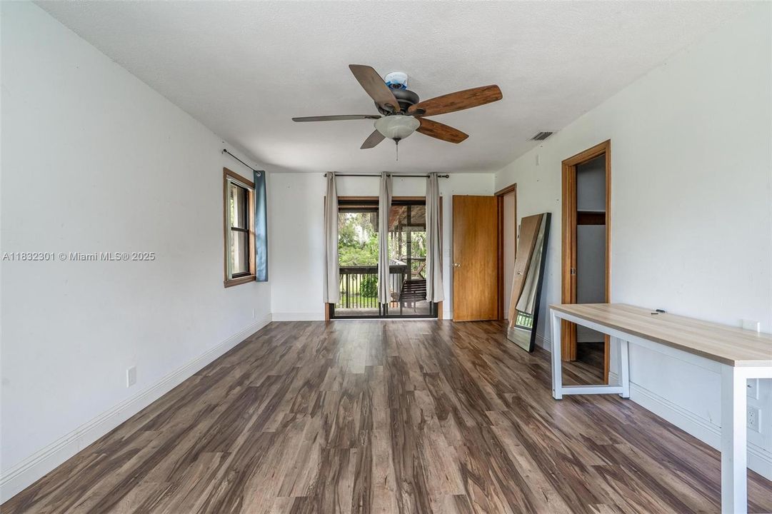 En Venta: $1,500,000 (5 camas, 3 baños, 2722 Pies cuadrados)