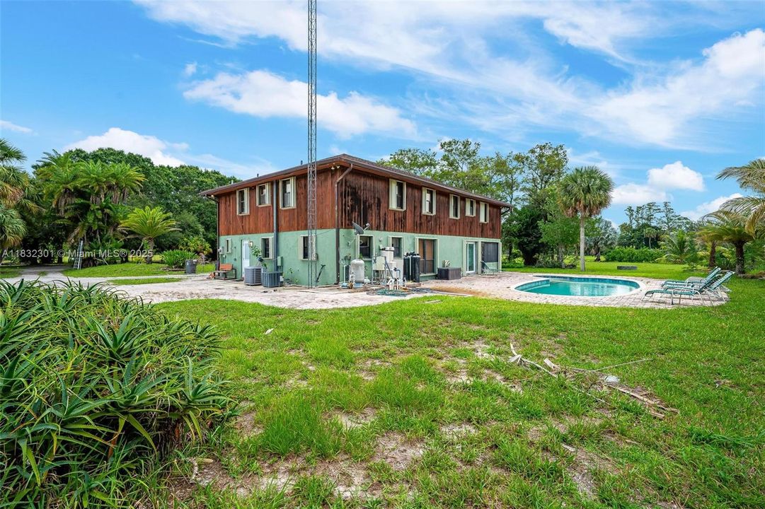 En Venta: $1,500,000 (5 camas, 3 baños, 2722 Pies cuadrados)