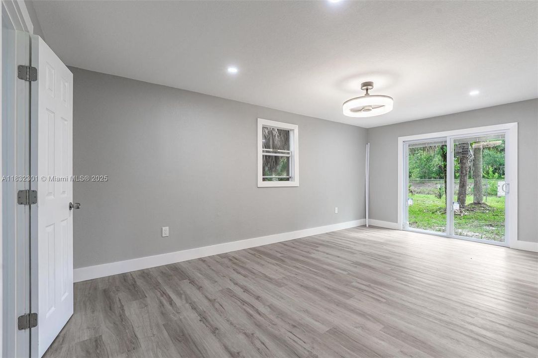 En Venta: $1,500,000 (5 camas, 3 baños, 2722 Pies cuadrados)