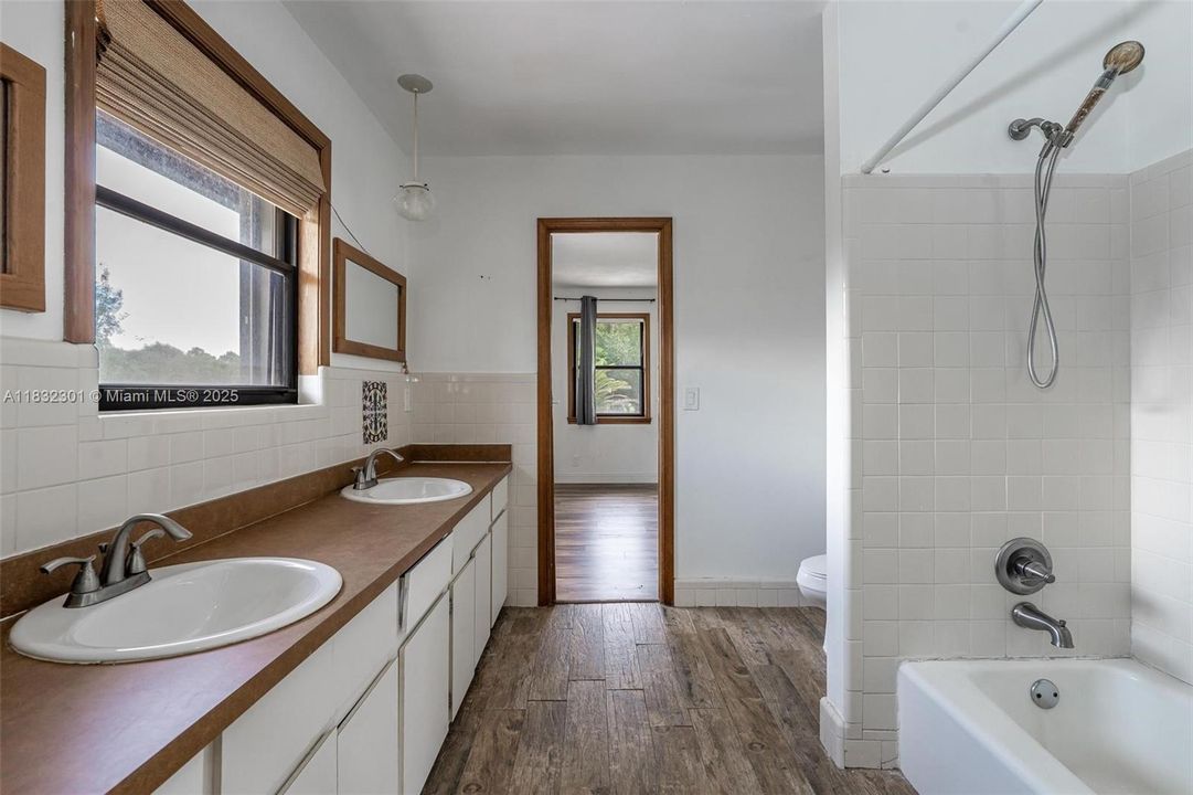 En Venta: $1,500,000 (5 camas, 3 baños, 2722 Pies cuadrados)