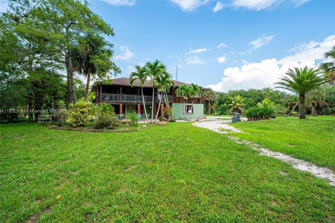 En Venta: $1,500,000 (5 camas, 3 baños, 2722 Pies cuadrados)