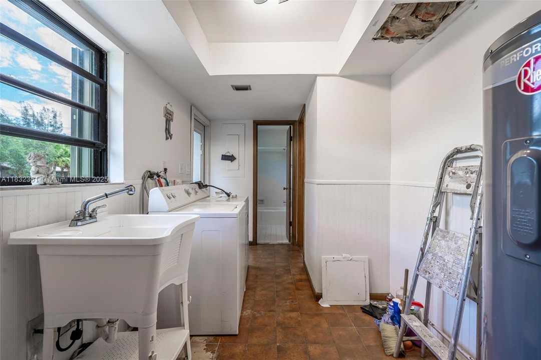 En Venta: $1,500,000 (5 camas, 3 baños, 2722 Pies cuadrados)