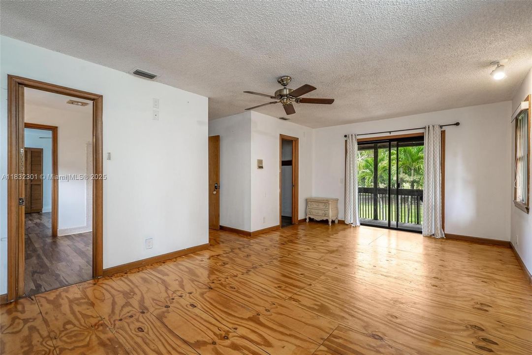 En Venta: $1,500,000 (5 camas, 3 baños, 2722 Pies cuadrados)