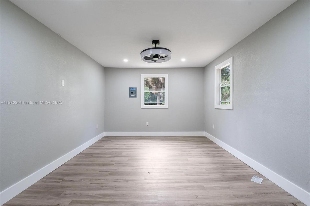 En Venta: $1,500,000 (5 camas, 3 baños, 2722 Pies cuadrados)