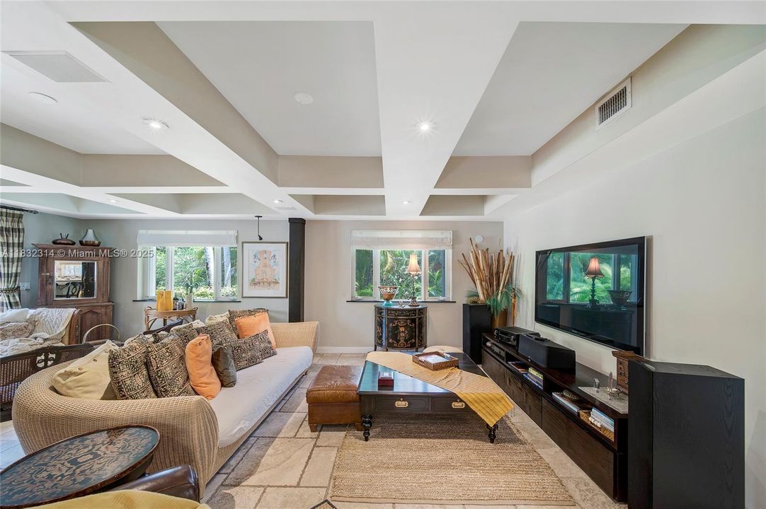 В аренду: $15,750 (5 спален, 4 ванн, 4328 Квадратных фут)