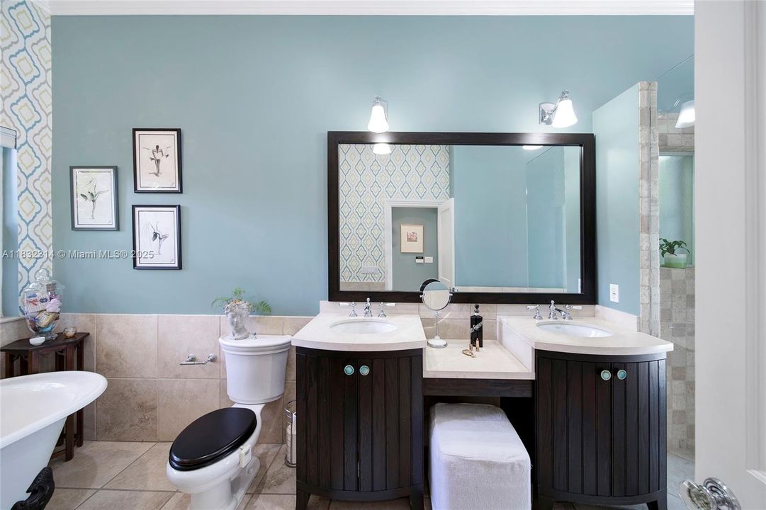 В аренду: $15,750 (5 спален, 4 ванн, 4328 Квадратных фут)