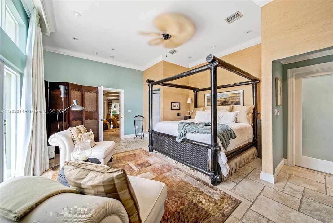 В аренду: $15,750 (5 спален, 4 ванн, 4328 Квадратных фут)