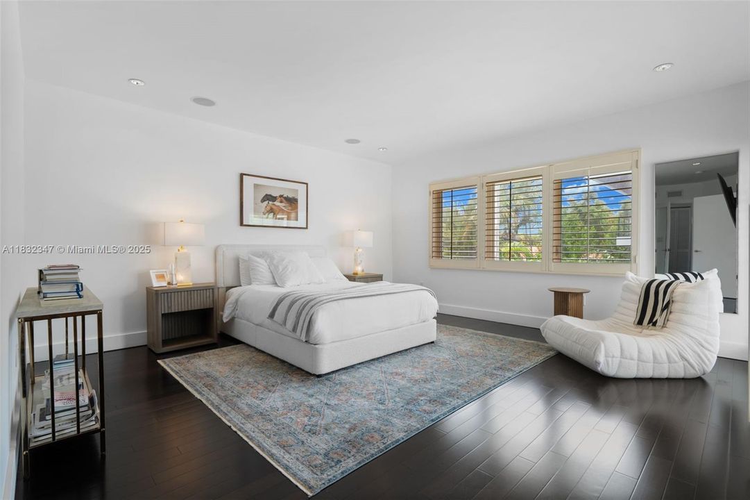 Недавно продано: $3,690,000 (4 спален, 3 ванн, 3458 Квадратных фут)