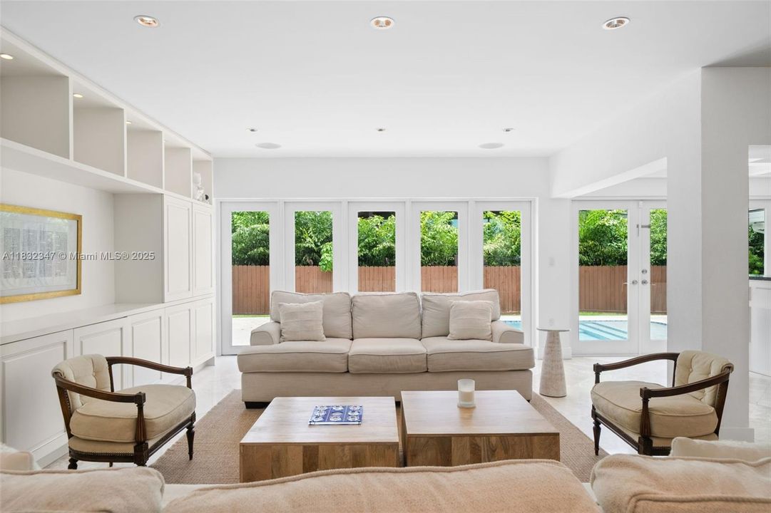 Недавно продано: $3,690,000 (4 спален, 3 ванн, 3458 Квадратных фут)