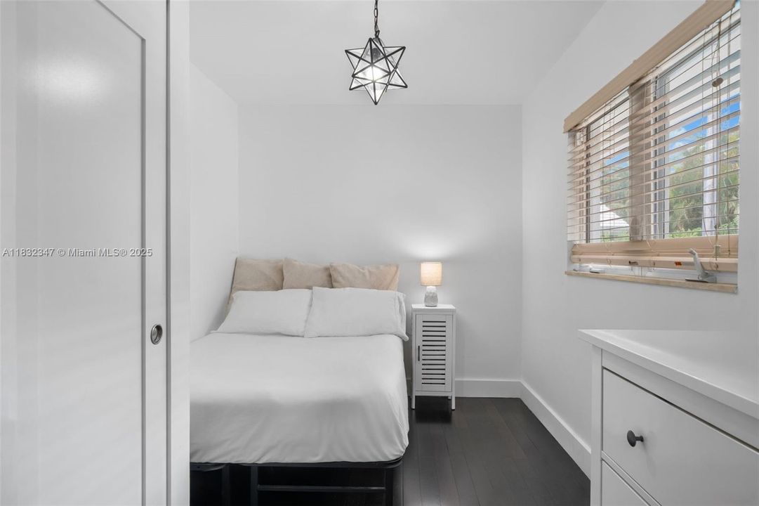 Недавно продано: $3,690,000 (4 спален, 3 ванн, 3458 Квадратных фут)