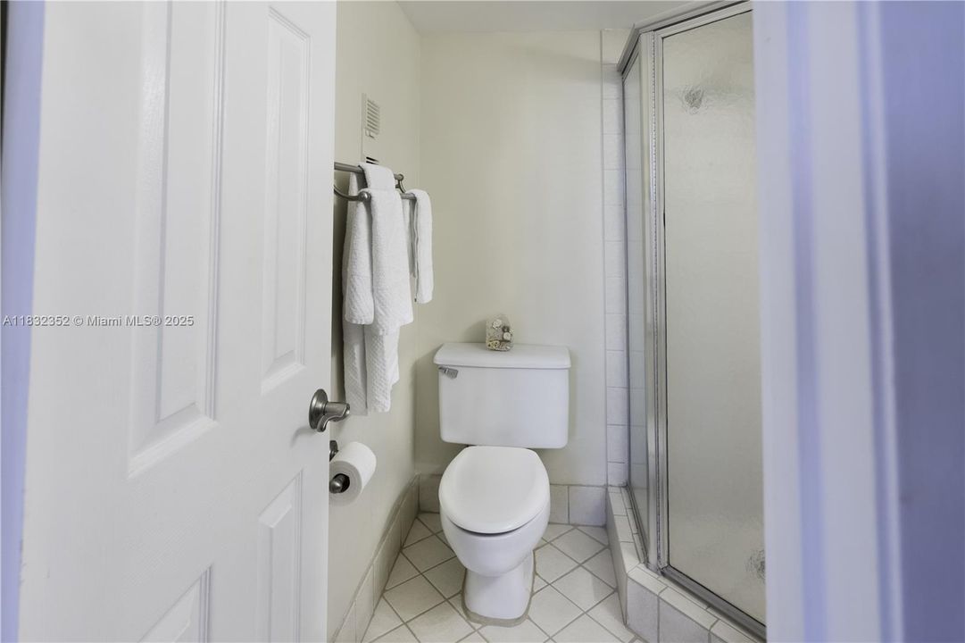 Active With Contract: $3,350 (2 beds, 2 baths, 864 Square Feet)