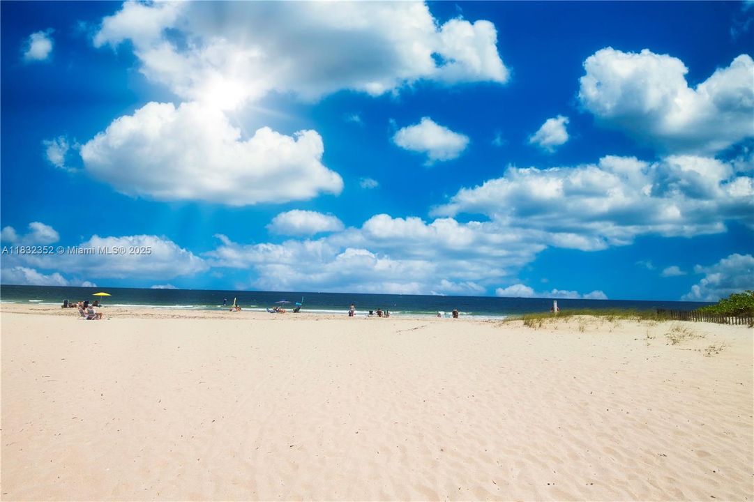 Active With Contract: $3,350 (2 beds, 2 baths, 864 Square Feet)