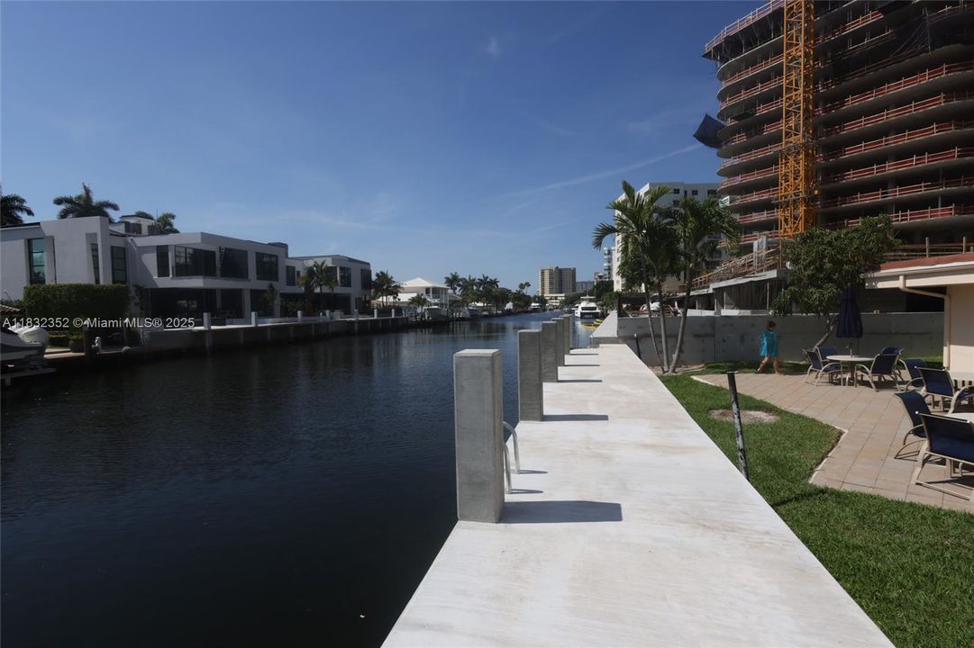 Active With Contract: $3,350 (2 beds, 2 baths, 864 Square Feet)