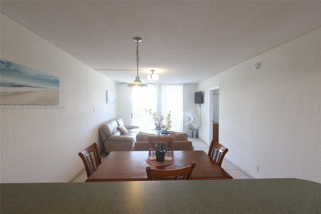 Active With Contract: $3,350 (2 beds, 2 baths, 864 Square Feet)