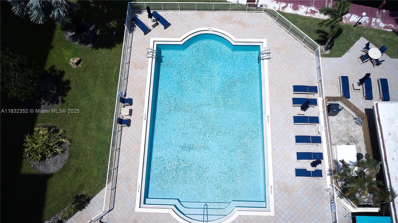 Active With Contract: $3,350 (2 beds, 2 baths, 864 Square Feet)