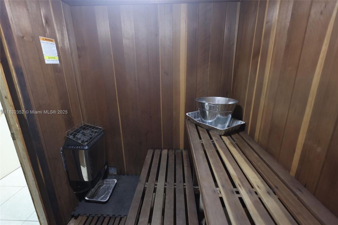 Active With Contract: $3,350 (2 beds, 2 baths, 864 Square Feet)