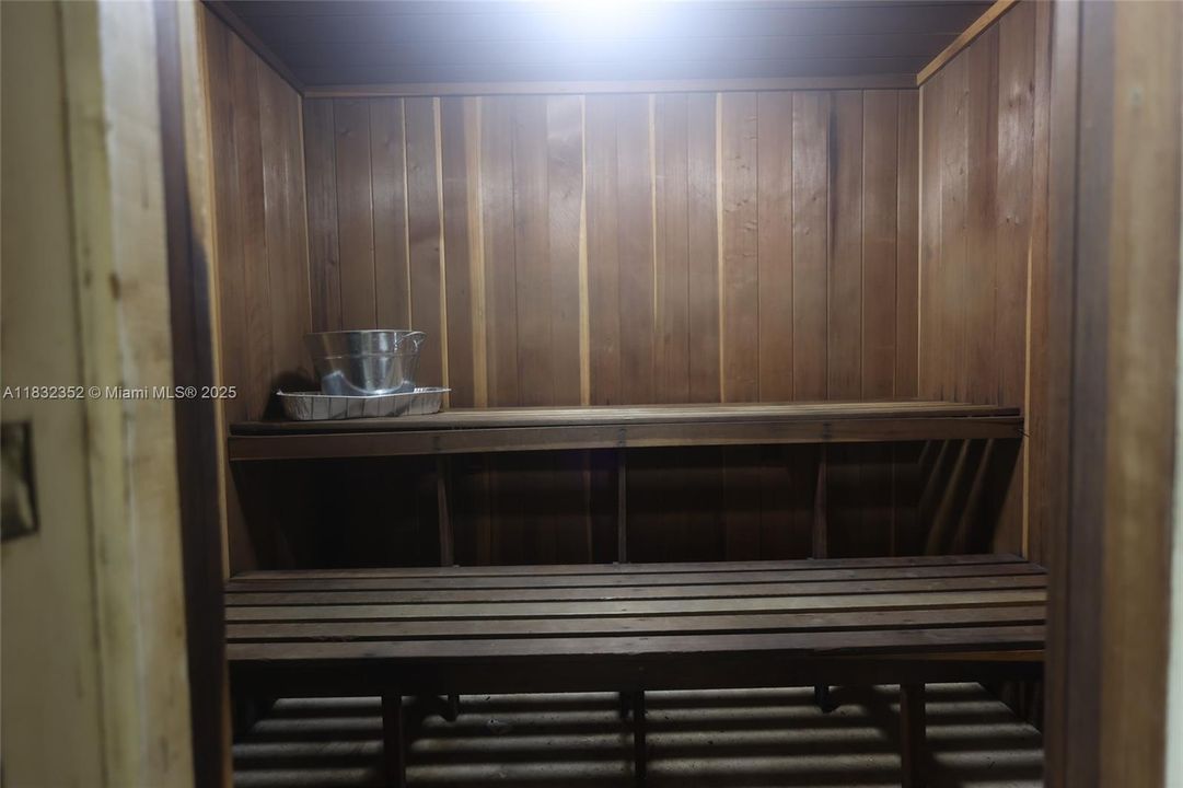 Active With Contract: $3,350 (2 beds, 2 baths, 864 Square Feet)