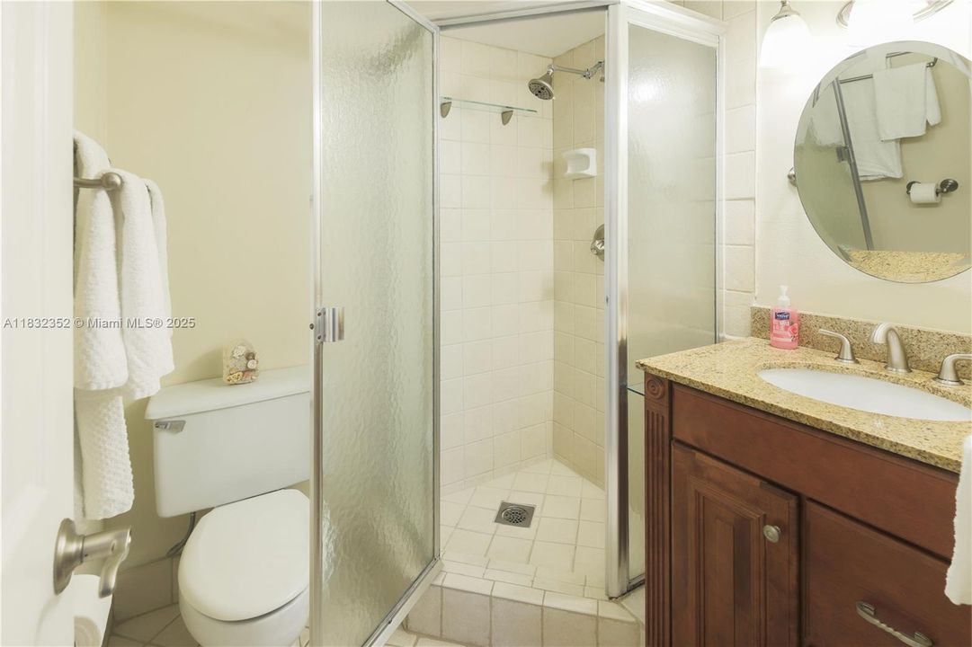 Active With Contract: $3,350 (2 beds, 2 baths, 864 Square Feet)