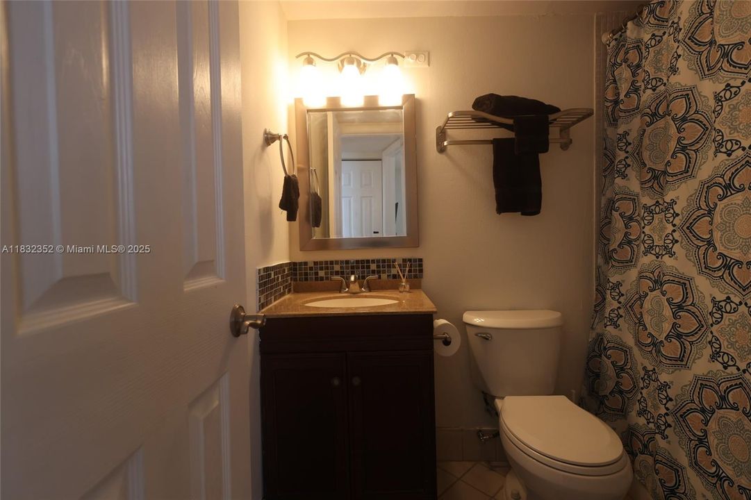 Active With Contract: $3,350 (2 beds, 2 baths, 864 Square Feet)