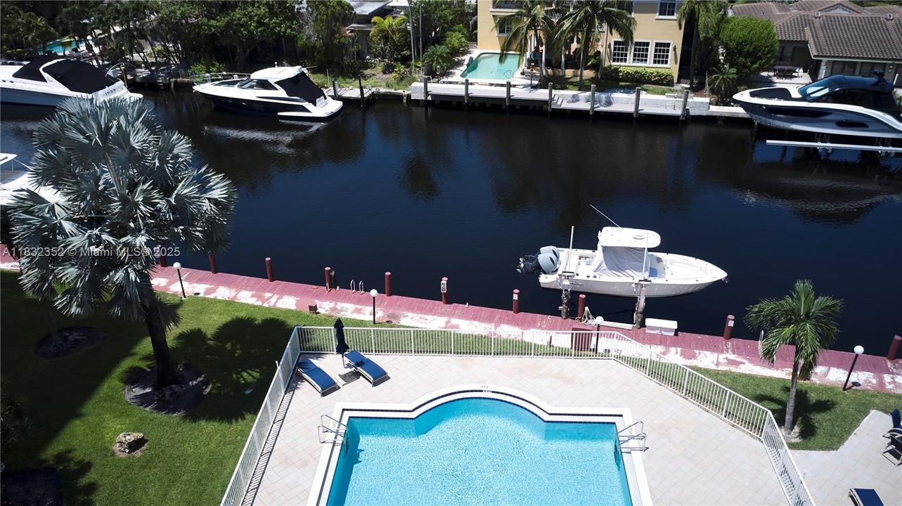 Active With Contract: $3,350 (2 beds, 2 baths, 864 Square Feet)