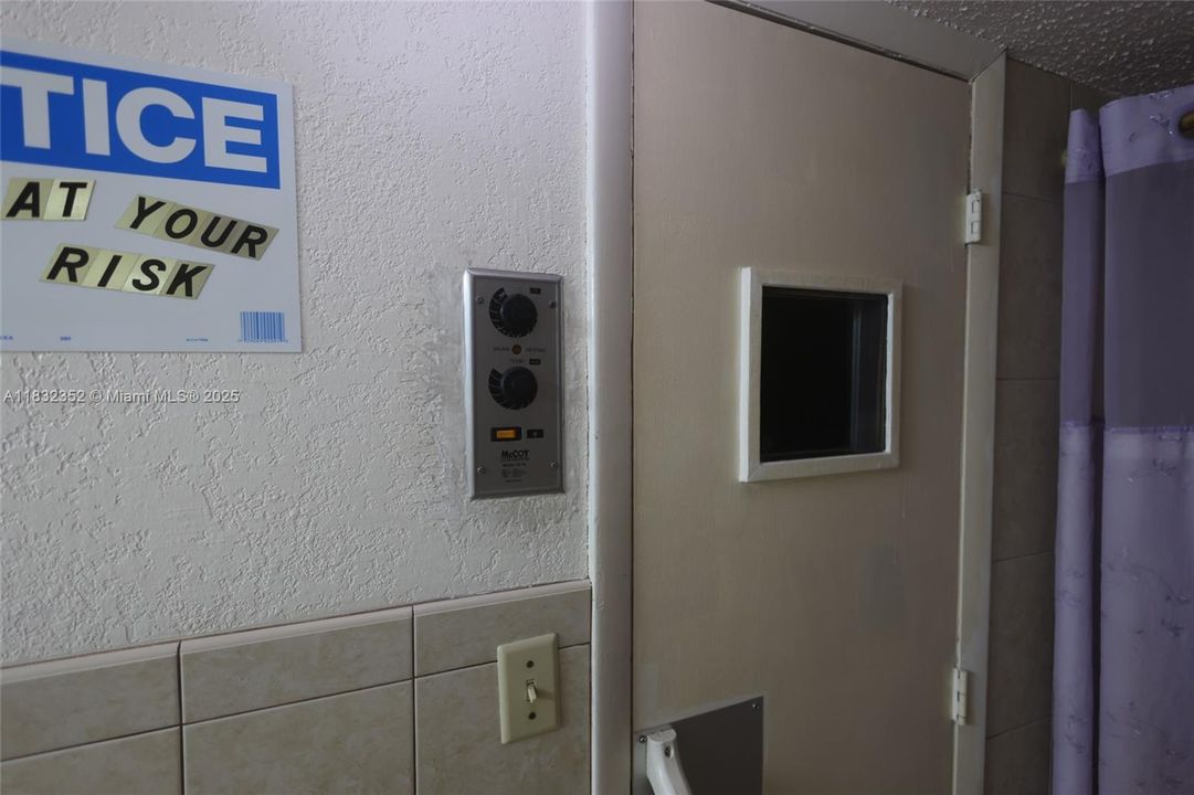 Active With Contract: $3,350 (2 beds, 2 baths, 864 Square Feet)