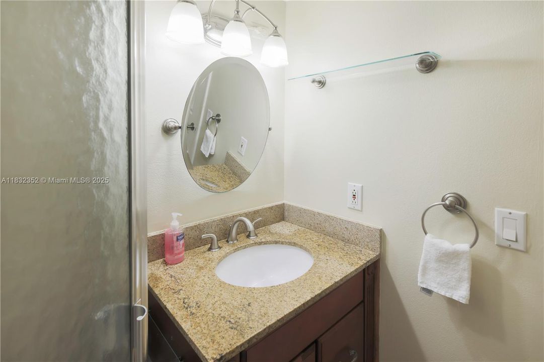 Active With Contract: $3,350 (2 beds, 2 baths, 864 Square Feet)