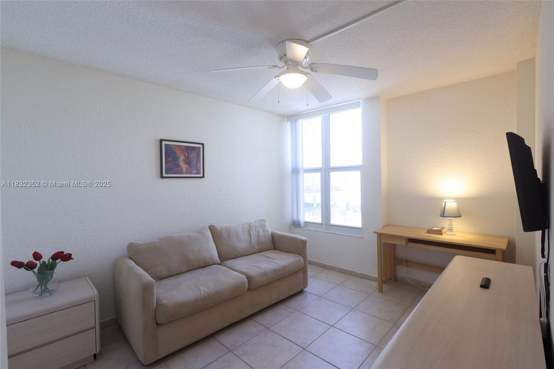 Active With Contract: $3,350 (2 beds, 2 baths, 864 Square Feet)