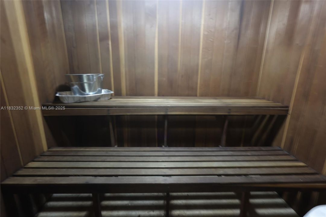 Active With Contract: $3,350 (2 beds, 2 baths, 864 Square Feet)