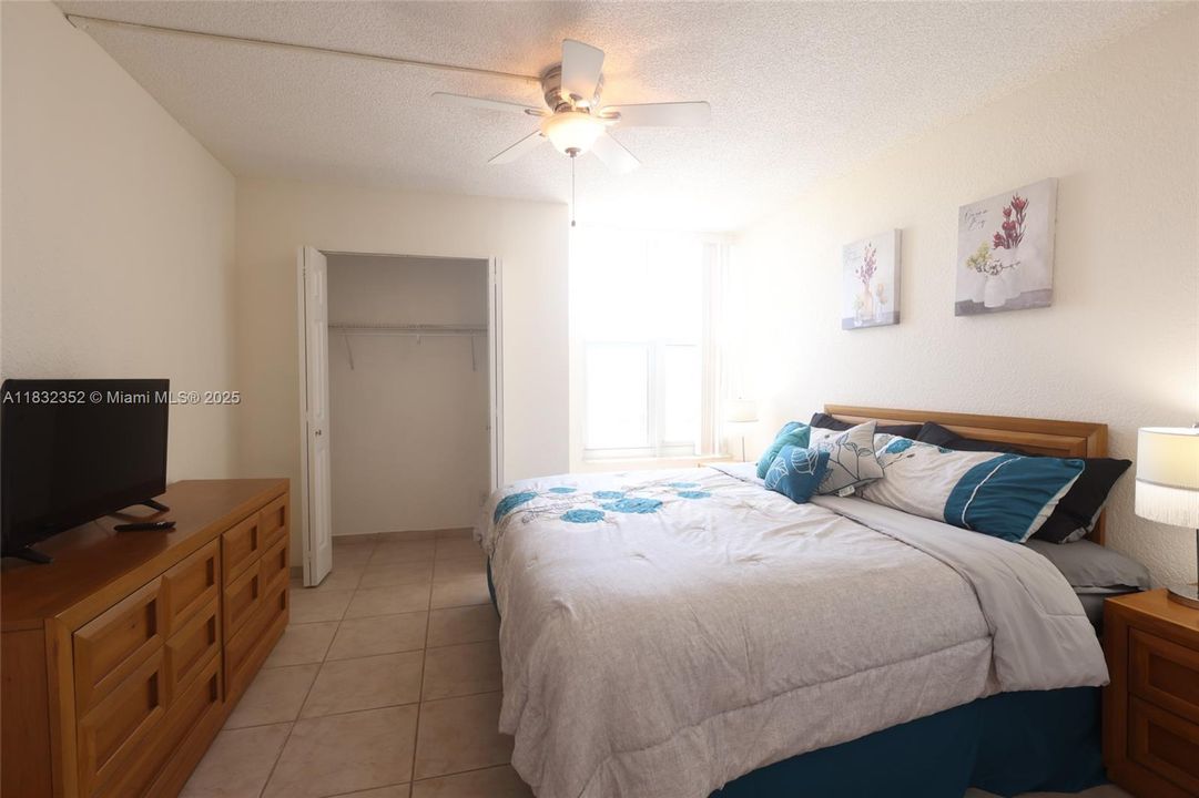 Active With Contract: $3,350 (2 beds, 2 baths, 864 Square Feet)