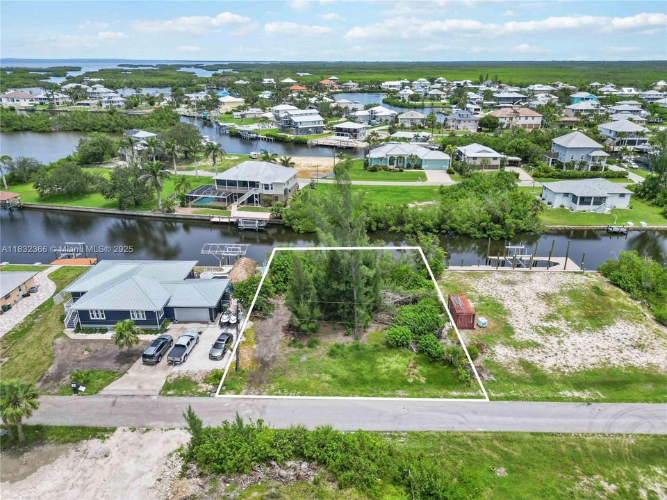 待售: $198,000 (0.25 acres)