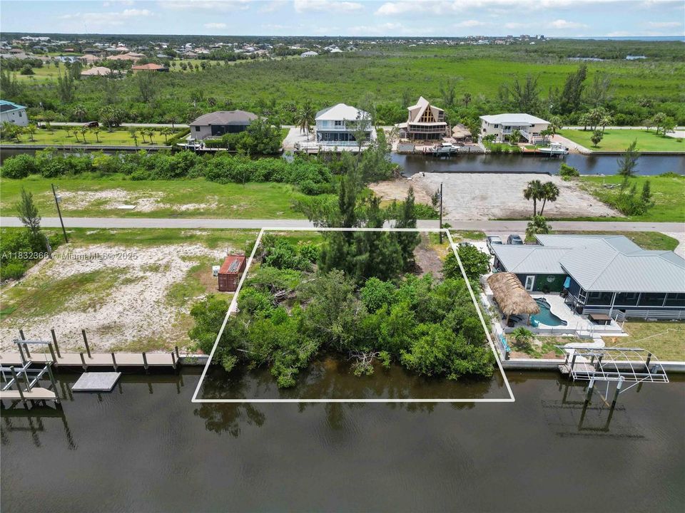 待售: $198,000 (0.25 acres)