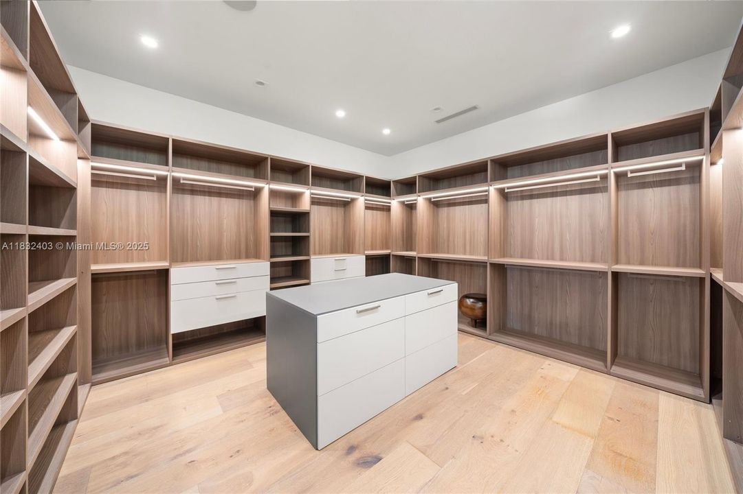 En Venta: $10,900,000 (6 camas, 7 baños, 6265 Pies cuadrados)