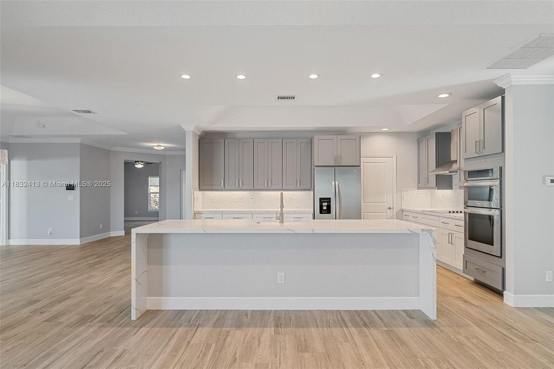 Recently Rented: $4,000 (6 beds, 3 baths, 2850 Square Feet)