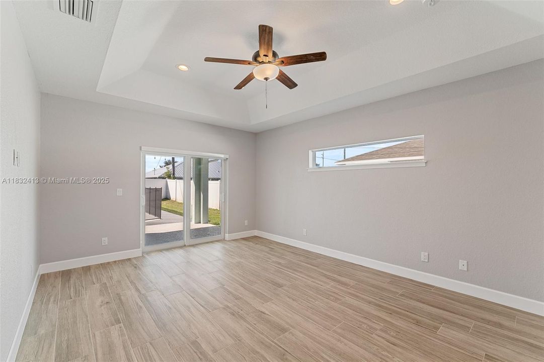 Recently Rented: $4,000 (6 beds, 3 baths, 2850 Square Feet)