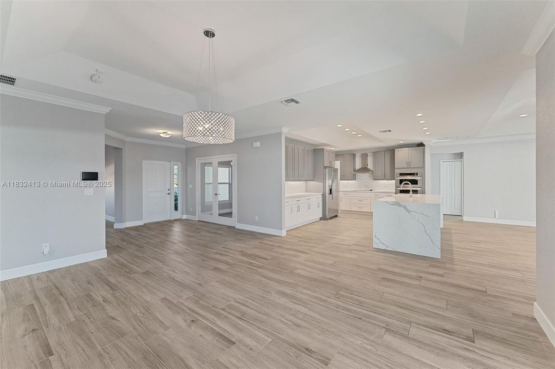 Recently Rented: $4,000 (6 beds, 3 baths, 2850 Square Feet)