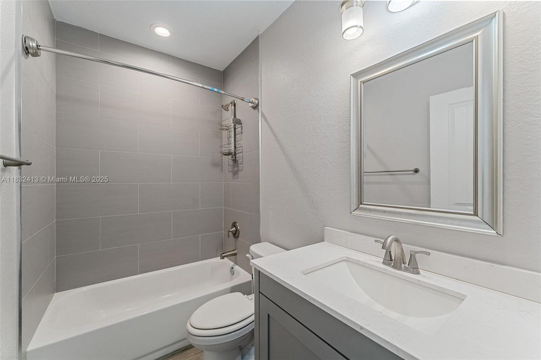 Recently Rented: $4,000 (6 beds, 3 baths, 2850 Square Feet)